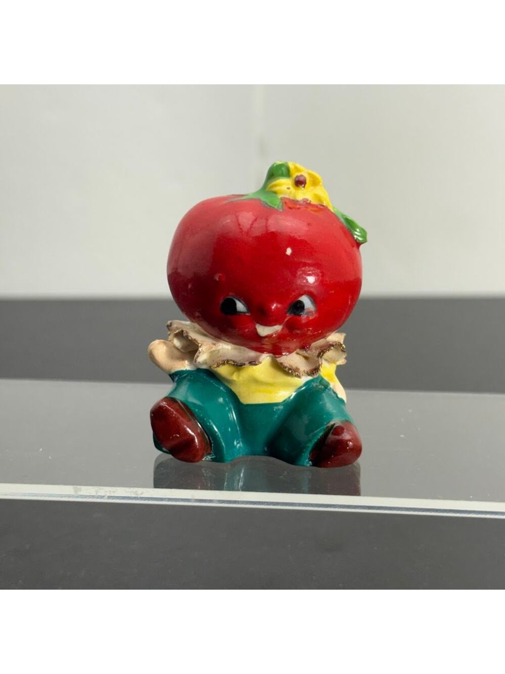 Vintage Anthropomorphic Tomato People Head Sitting Shaker Cute